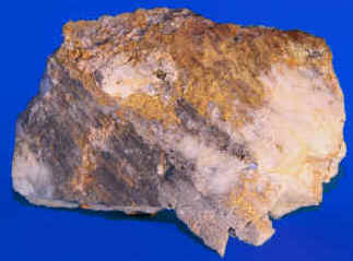 Oro della miniera di Brusson in val d'Ayas (AO).